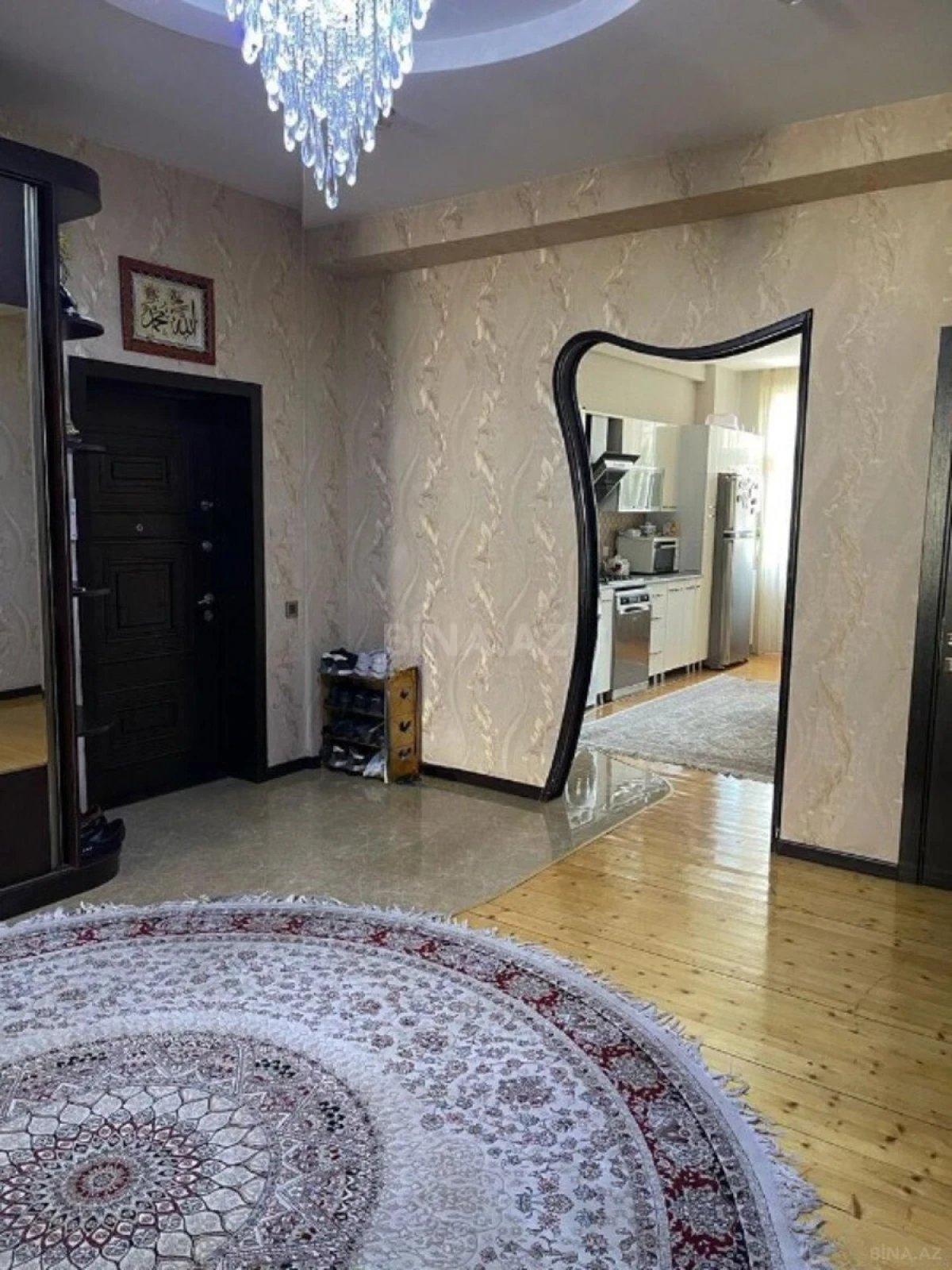 Satılır 4 otaqlı mənzil 135 m²