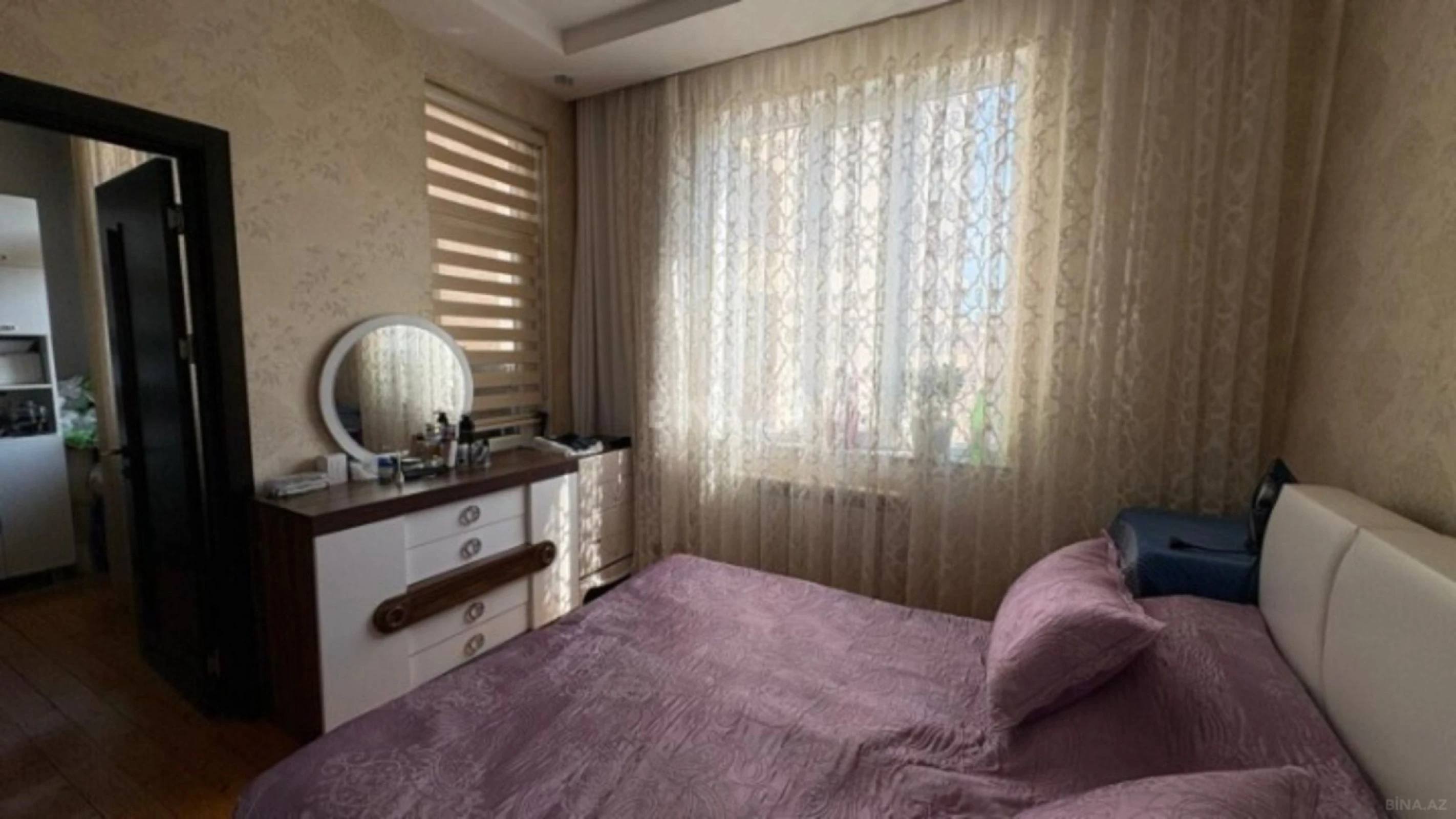 Satılır 4 otaqlı mənzil 135 m²