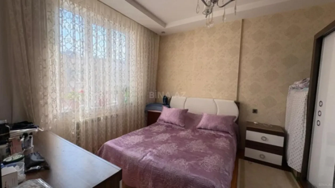 Satılır 4 otaqlı mənzil 135 m²