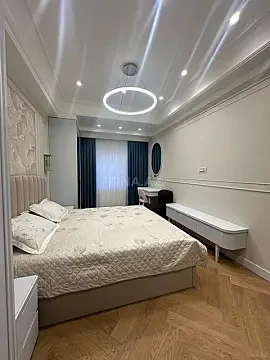 Kirayə verilir 3 otaqlı mənzil 130 m²