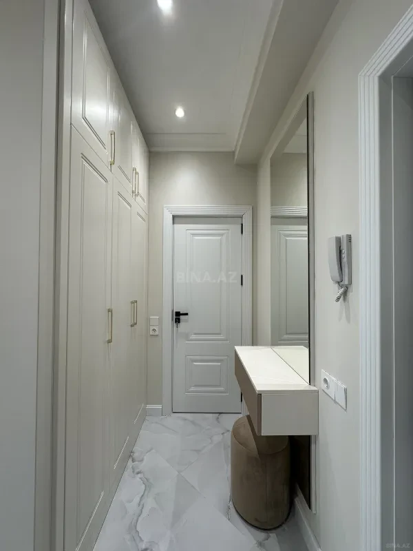 Satılır 2 otaqlı mənzil 77 m²