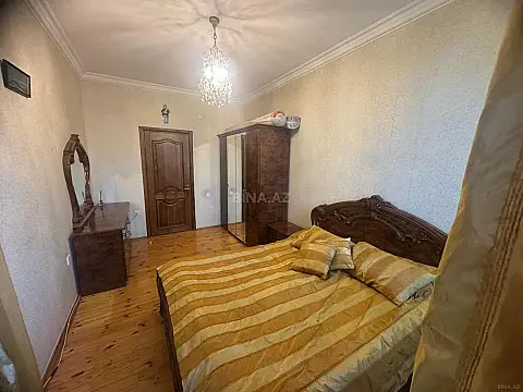 Satılır 4 otaqlı mənzil 120 m²