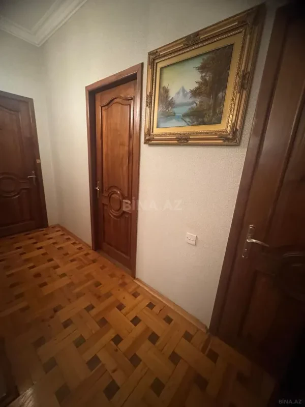 Satılır 4 otaqlı mənzil 120 m²