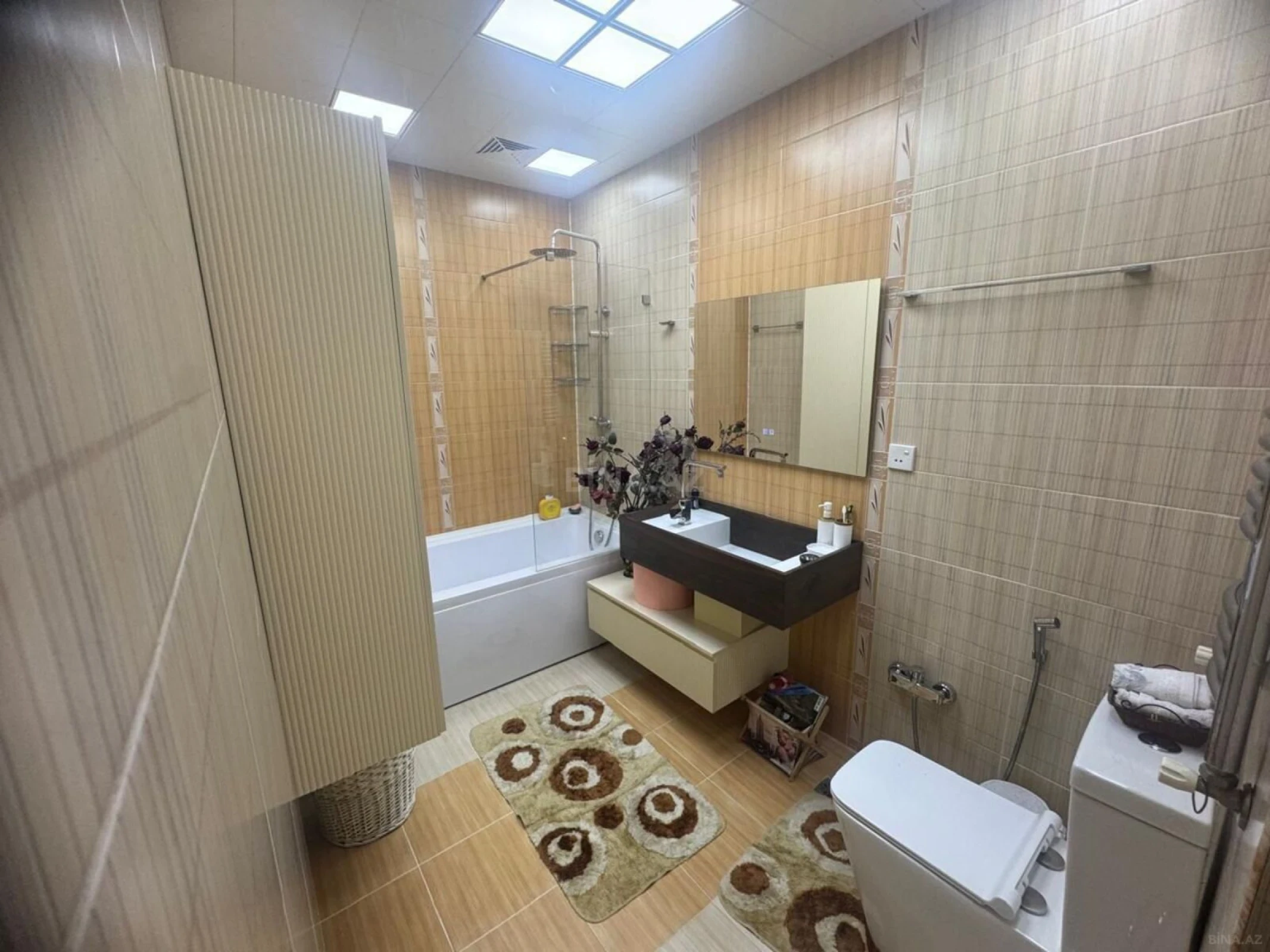 Satılır 4 otaqlı mənzil 120 m²