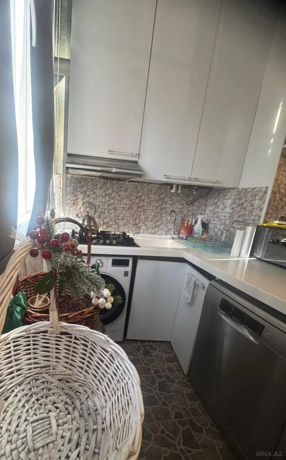 Satılır 4 otaqlı mənzil 120 m²