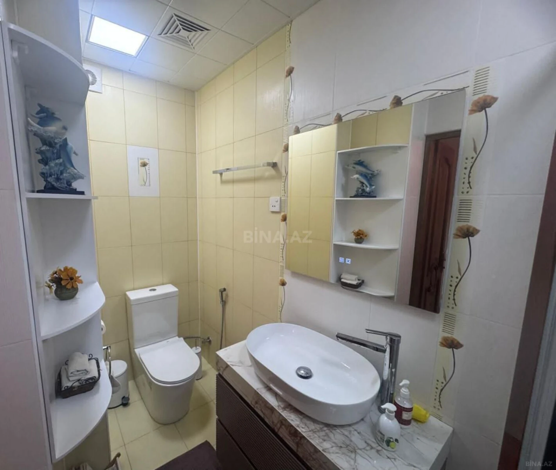Satılır 4 otaqlı mənzil 120 m²