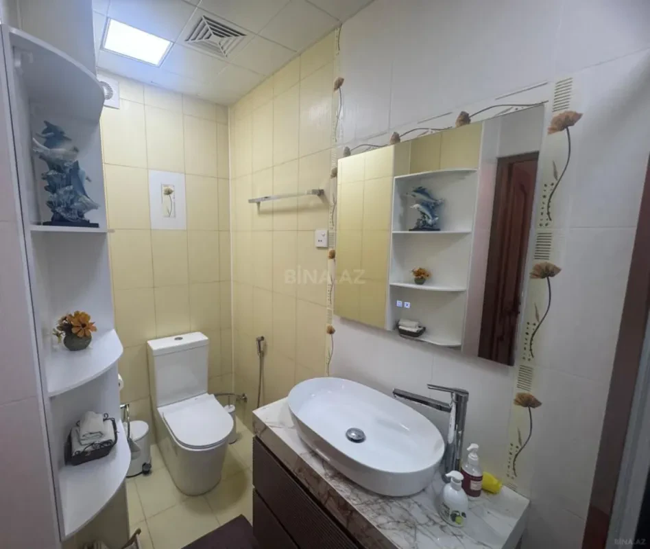 Satılır 4 otaqlı mənzil 120 m²