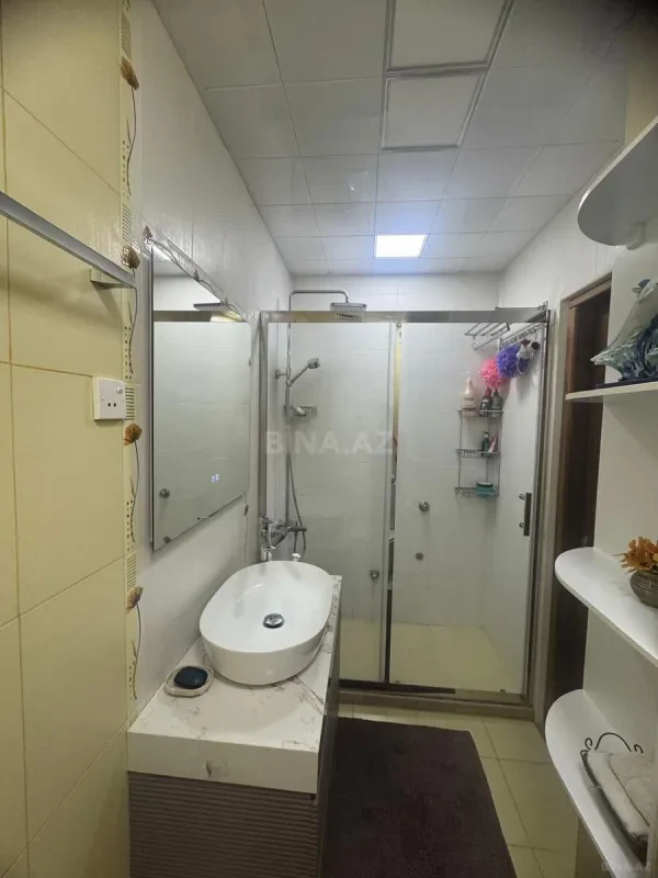 Satılır 4 otaqlı mənzil 120 m²