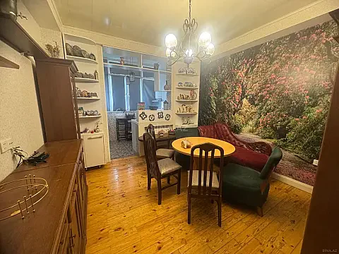 Satılır 4 otaqlı mənzil 120 m²
