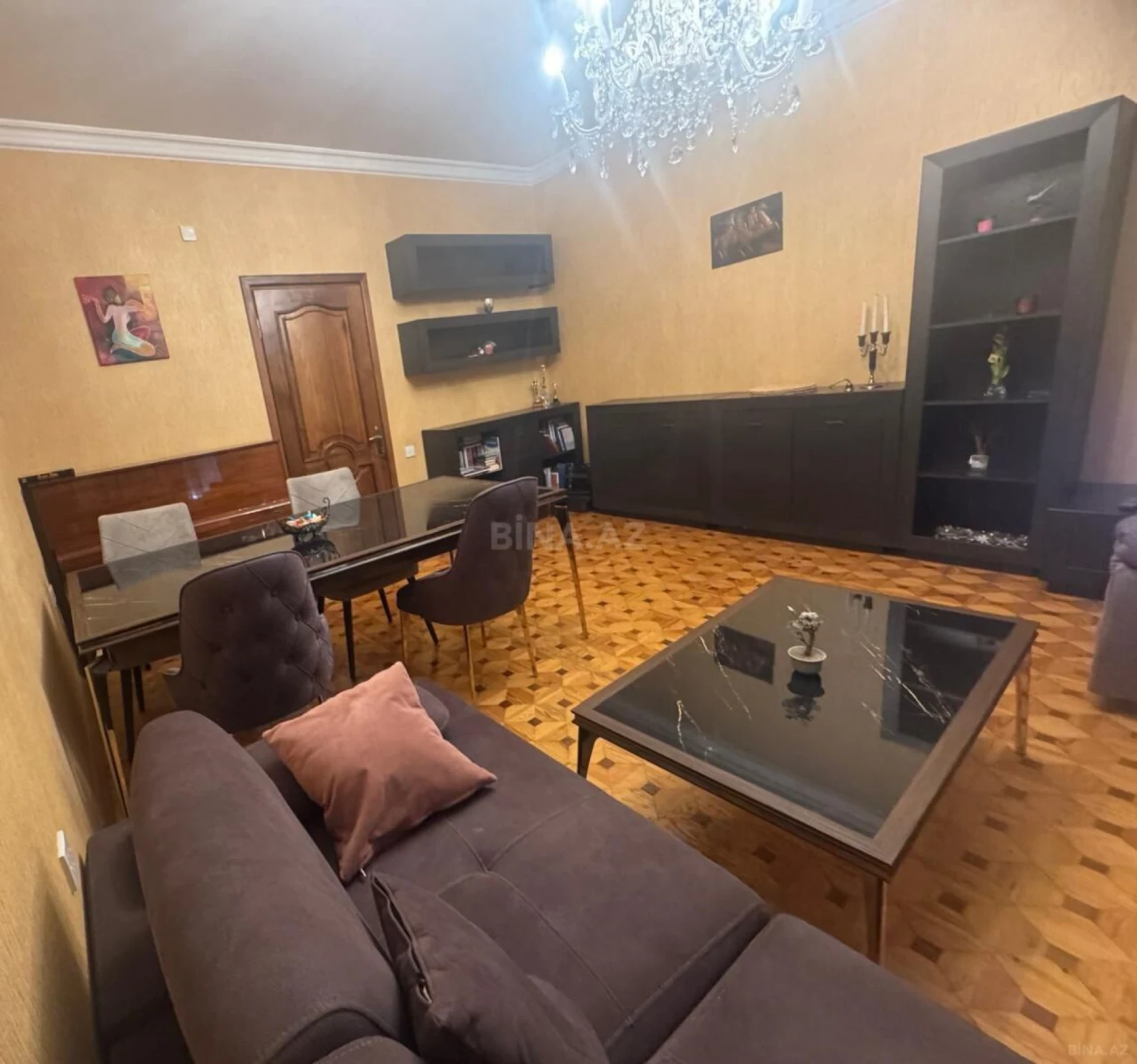 Satılır 4 otaqlı mənzil 120 m²