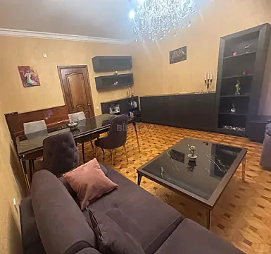Satılır 4 otaqlı mənzil 120 m²