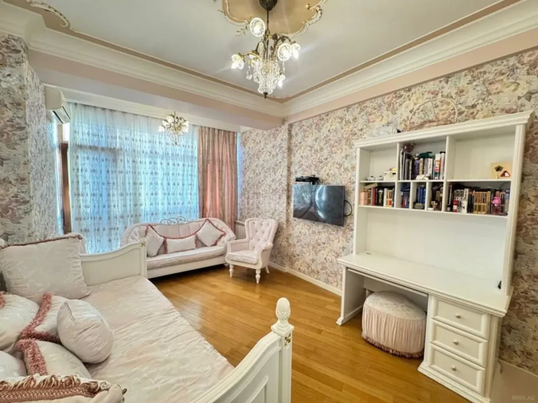Kirayə verilir 4 otaqlı mənzil 210 m²