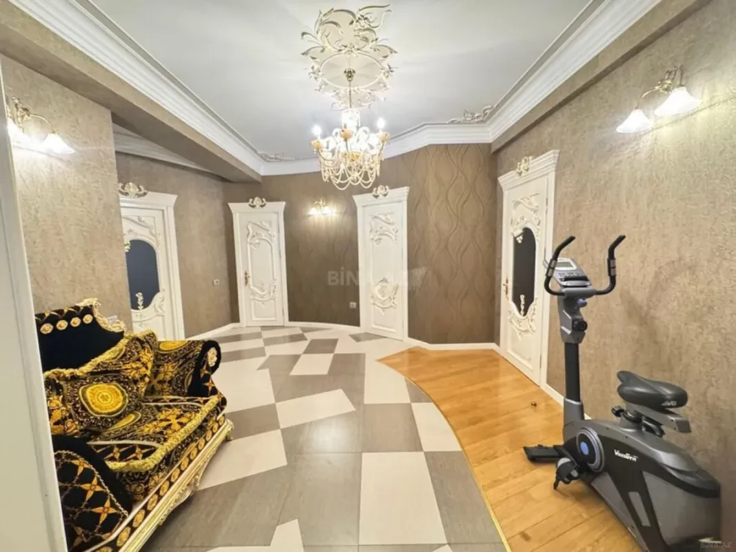 Kirayə verilir 4 otaqlı mənzil 210 m²
