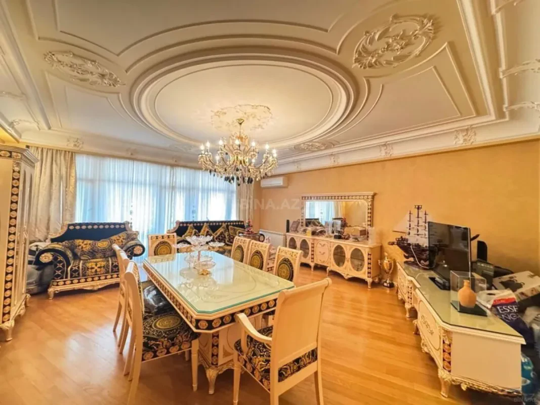Kirayə verilir 4 otaqlı mənzil 210 m²