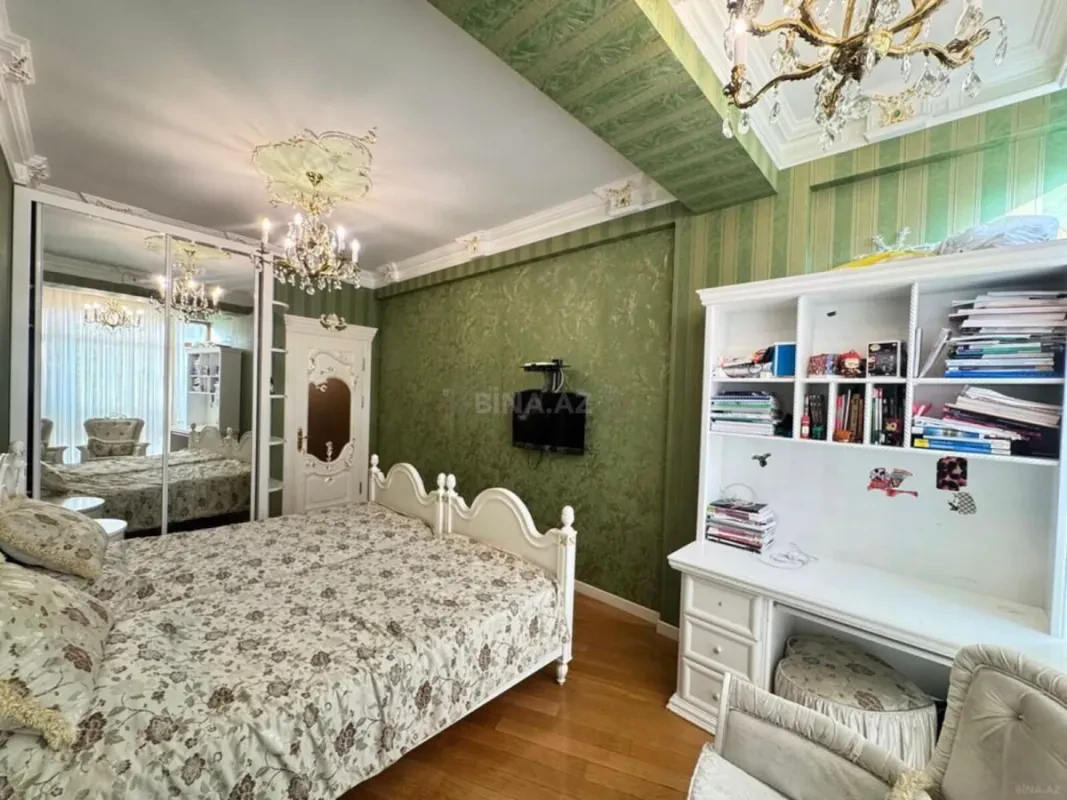 Kirayə verilir 4 otaqlı mənzil 210 m²