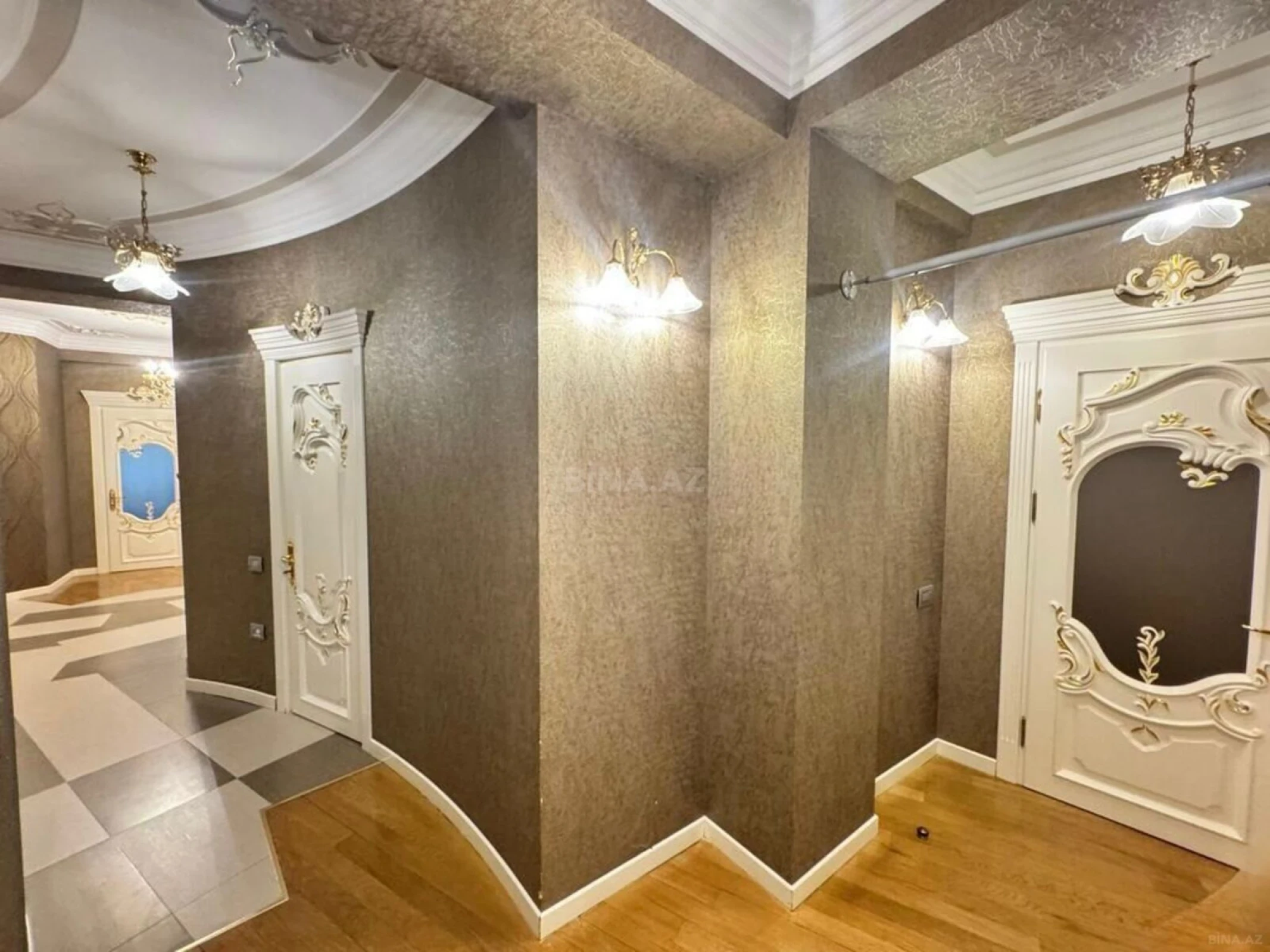 Kirayə verilir 4 otaqlı mənzil 210 m²