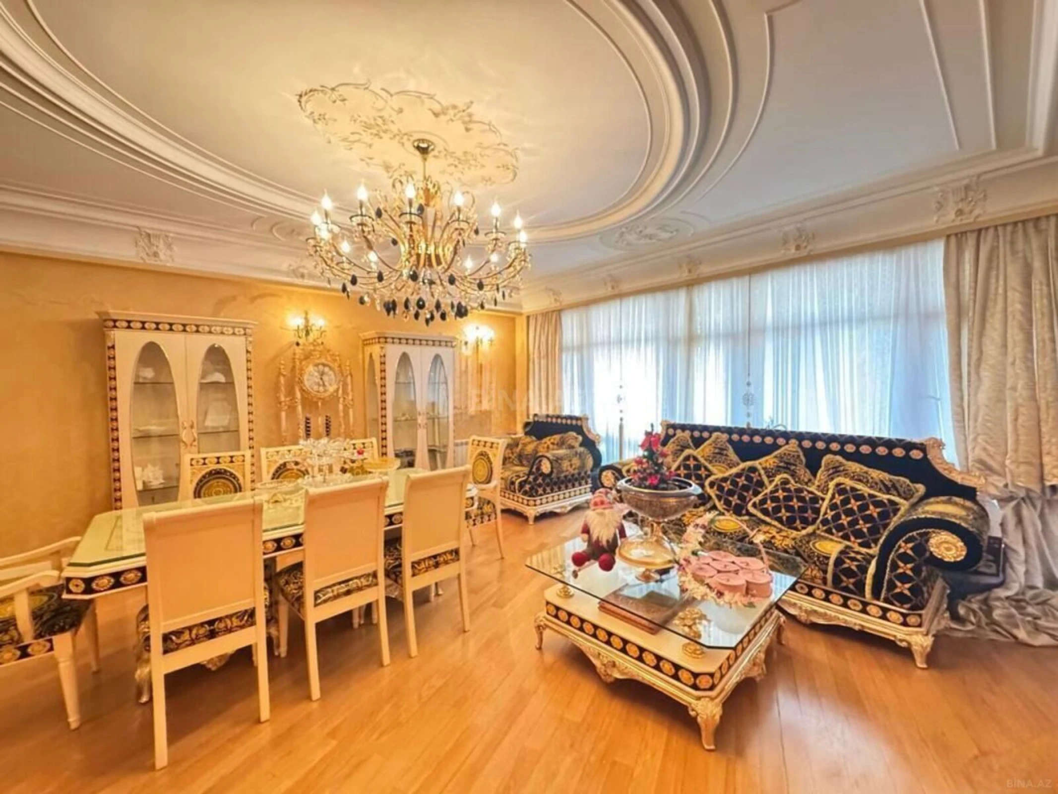 Kirayə verilir 4 otaqlı mənzil 210 m²