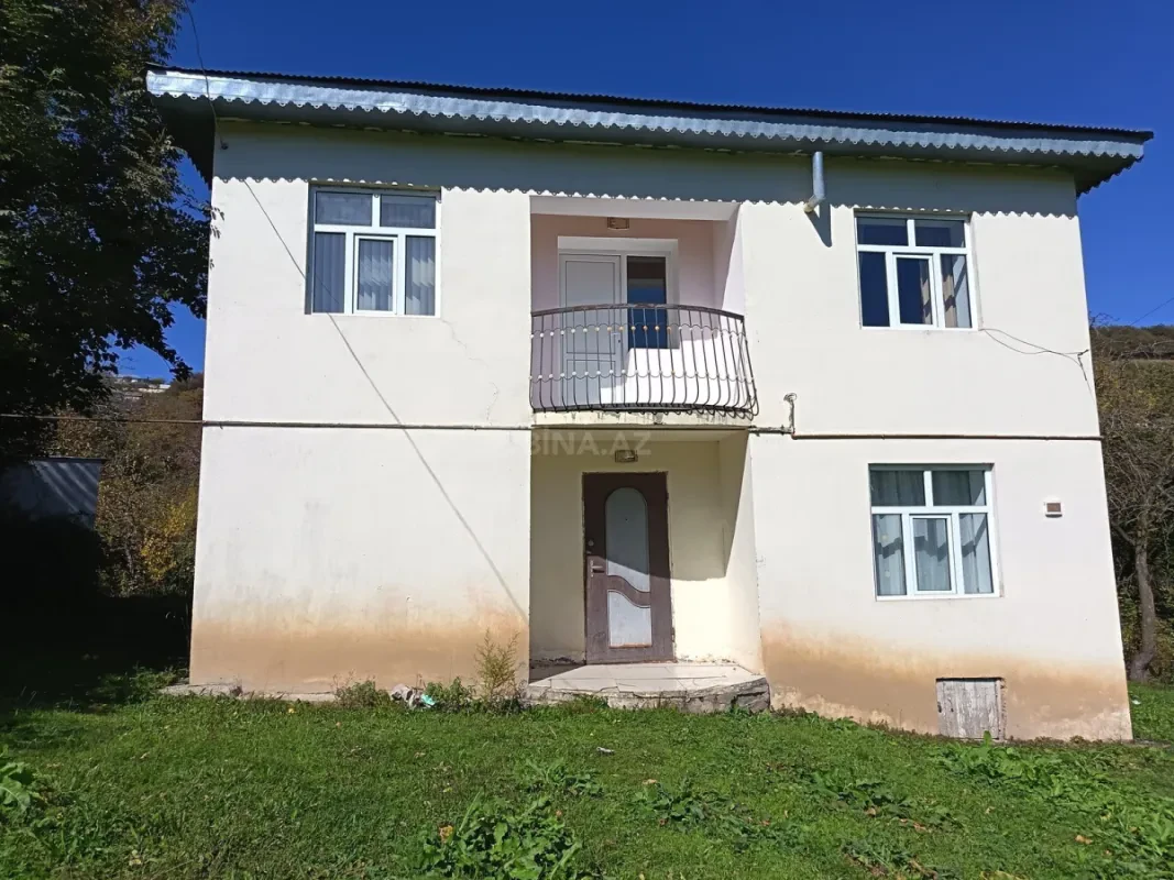 Satılır 4 otaqlı həyət evi 160 m²