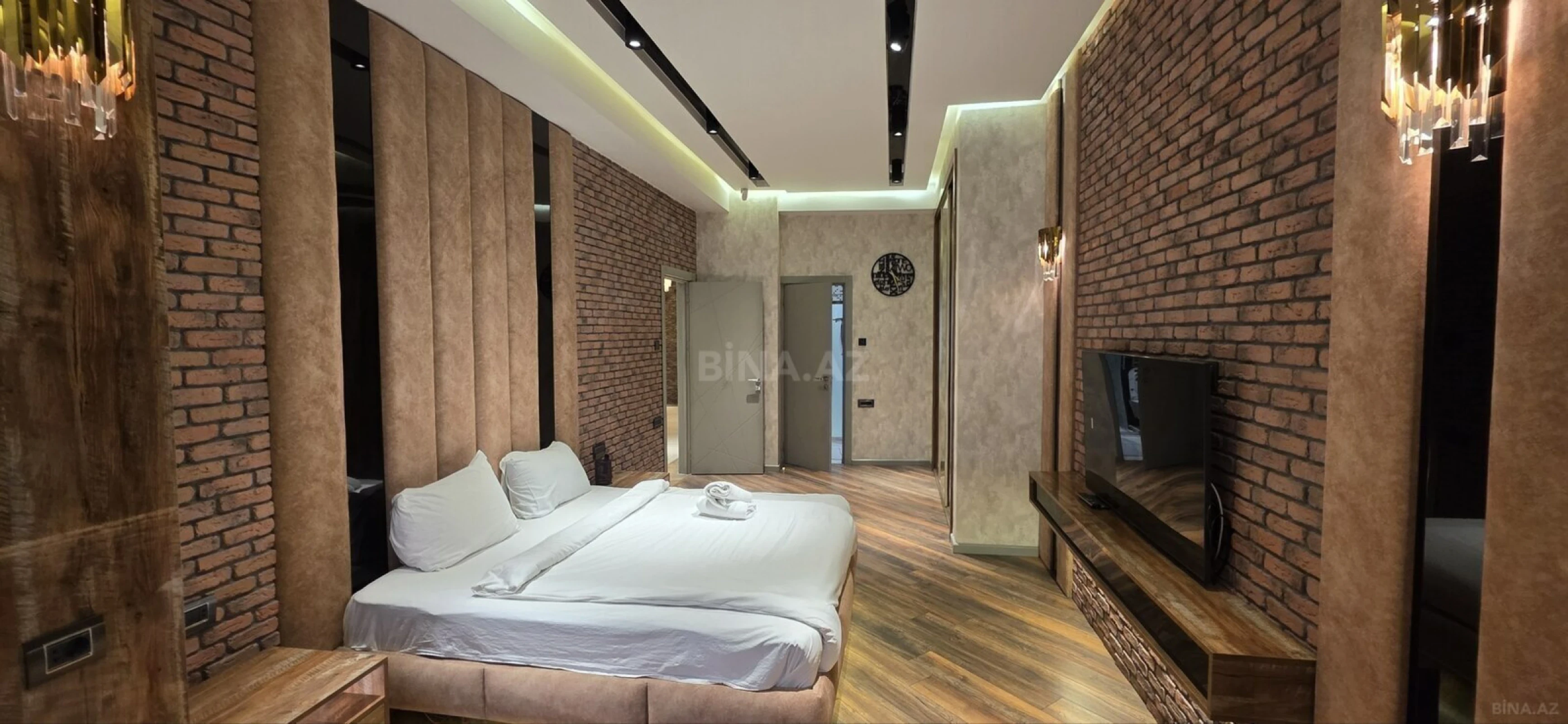 Satılır 5 otaqlı mənzil 250 m²