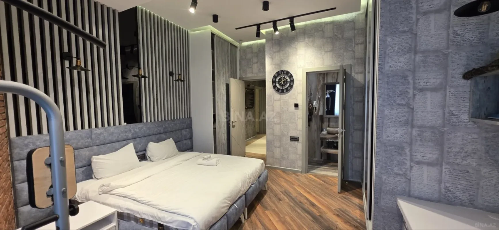 Satılır 5 otaqlı mənzil 250 m²
