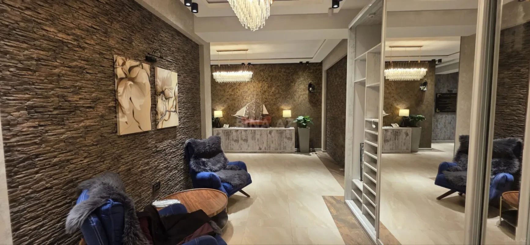 Satılır 5 otaqlı mənzil 250 m²
