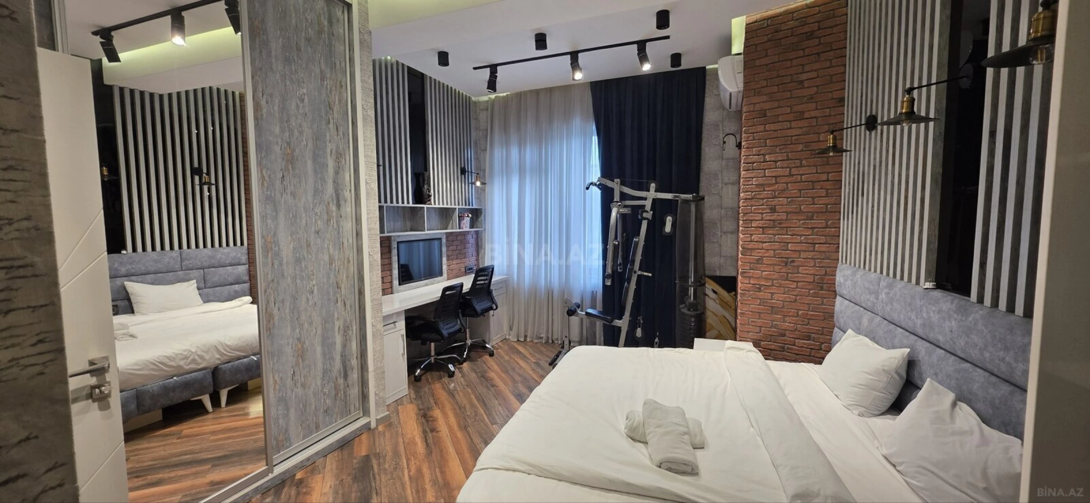 Satılır 5 otaqlı mənzil 250 m²
