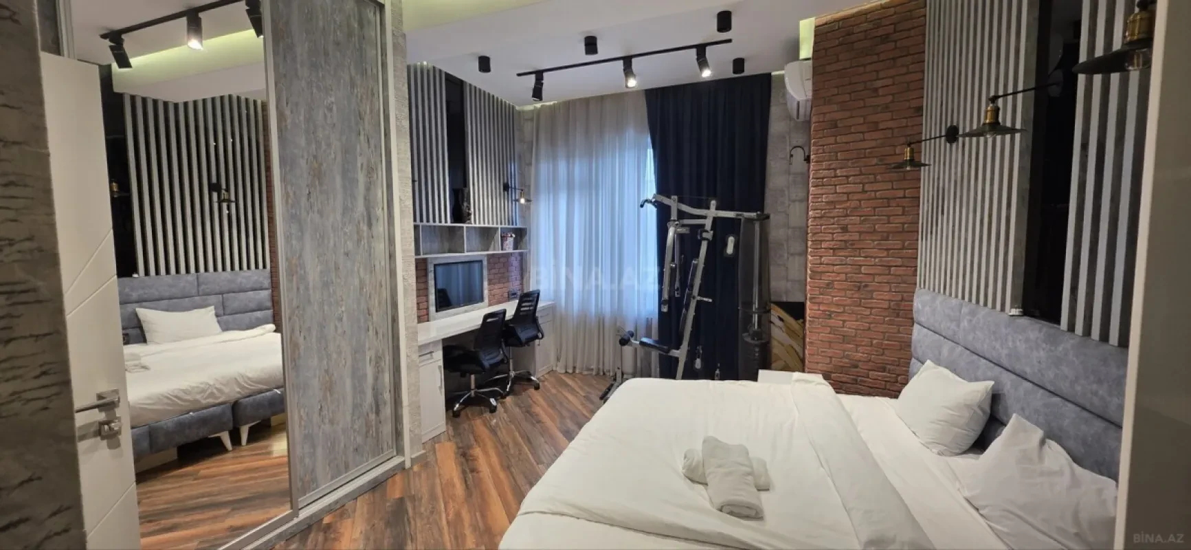 Satılır 5 otaqlı mənzil 250 m²
