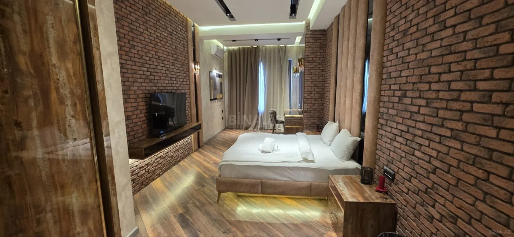Satılır 5 otaqlı mənzil 250 m²