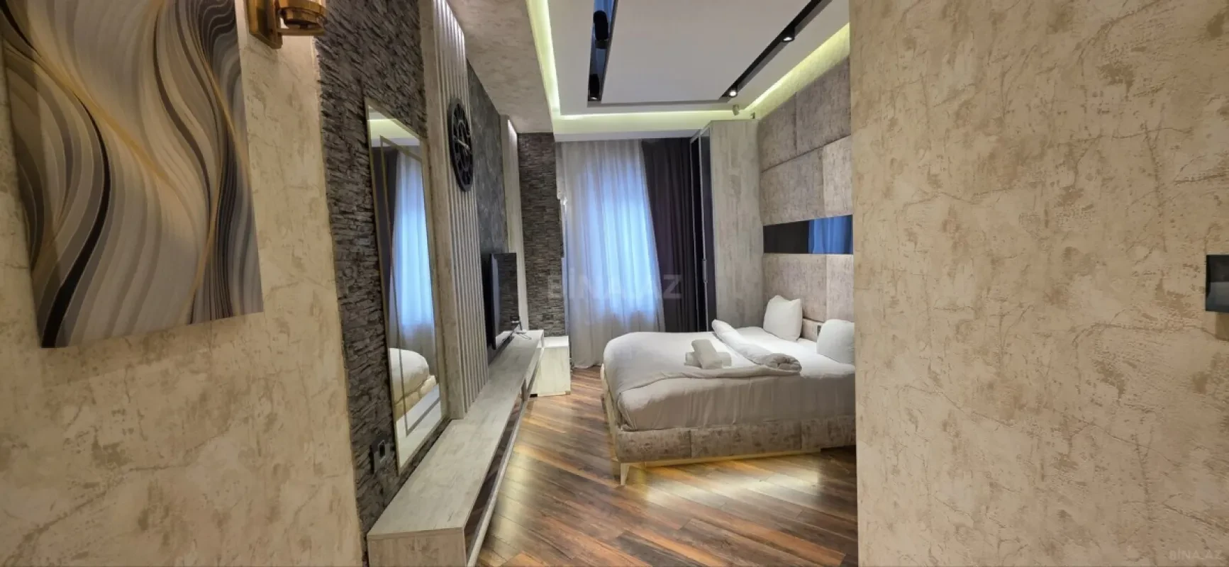 Satılır 5 otaqlı mənzil 250 m²
