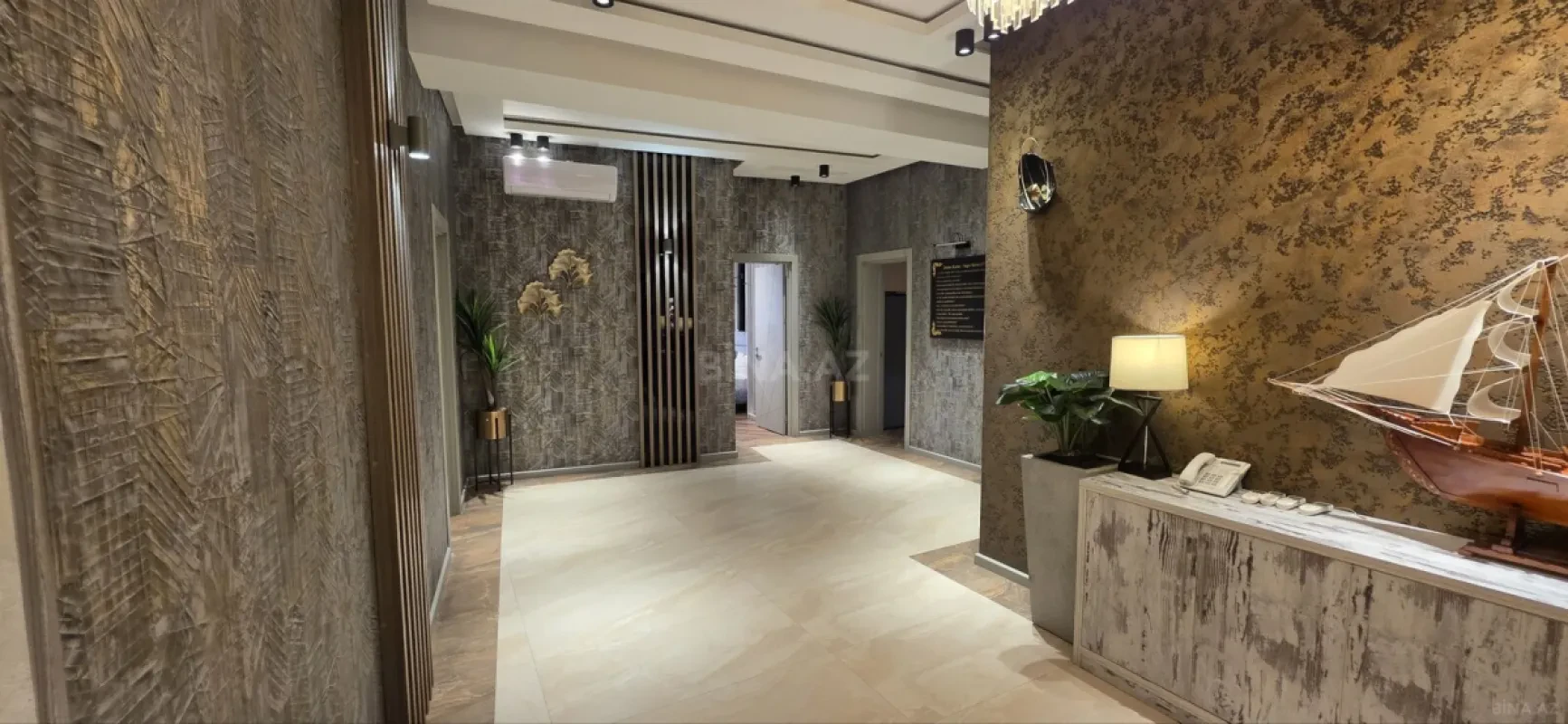 Satılır 5 otaqlı mənzil 250 m²