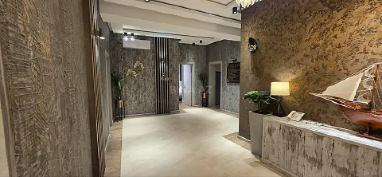 Satılır 5 otaqlı mənzil 250 m²