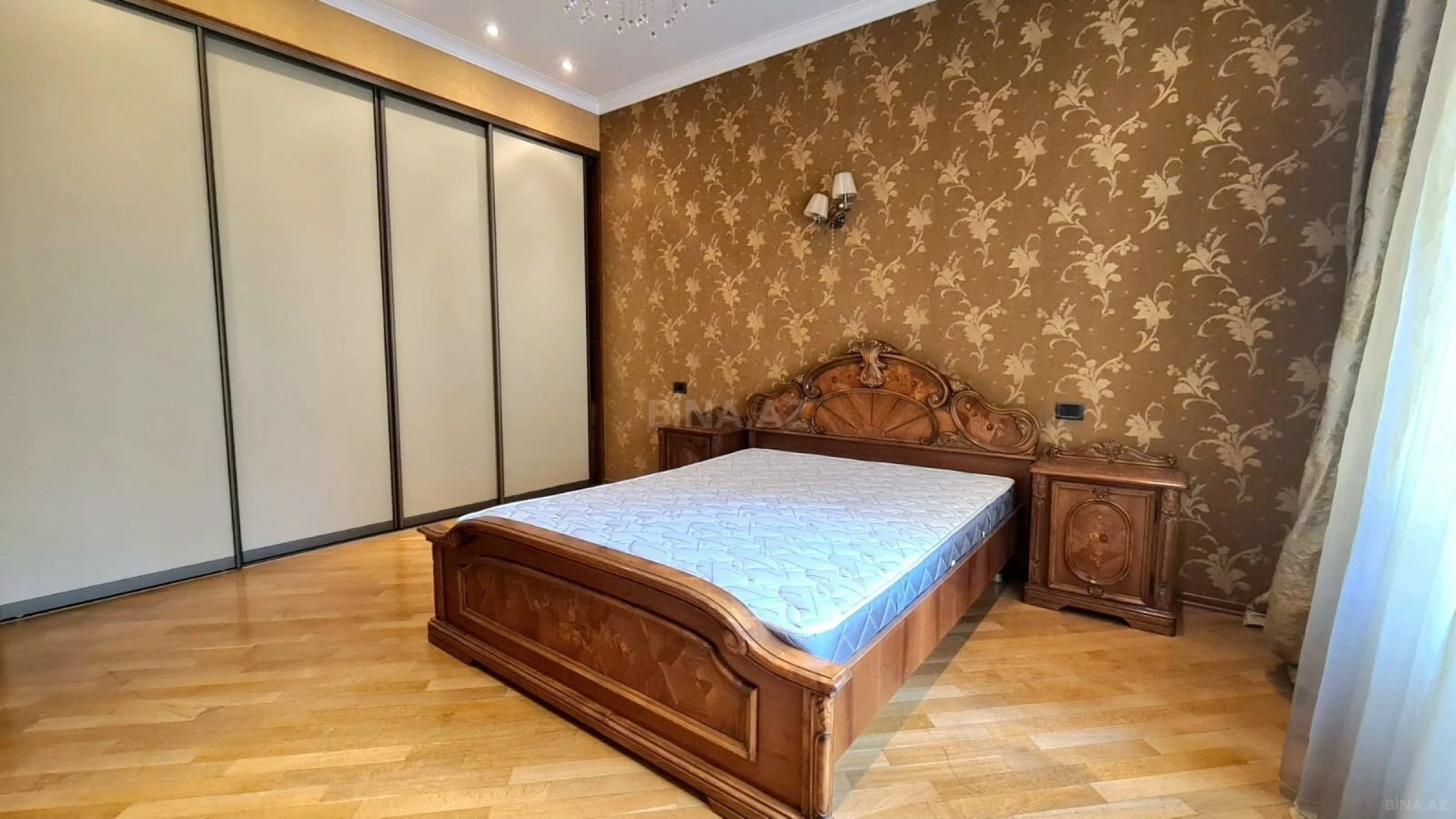 Kirayə verilir 3 otaqlı mənzil 185 m²