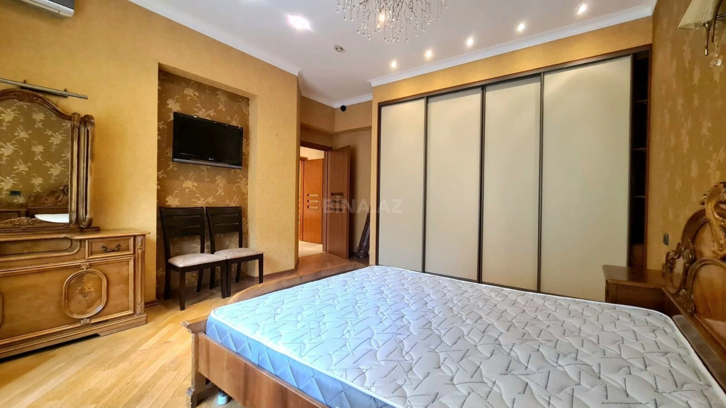 Kirayə verilir 3 otaqlı mənzil 185 m²