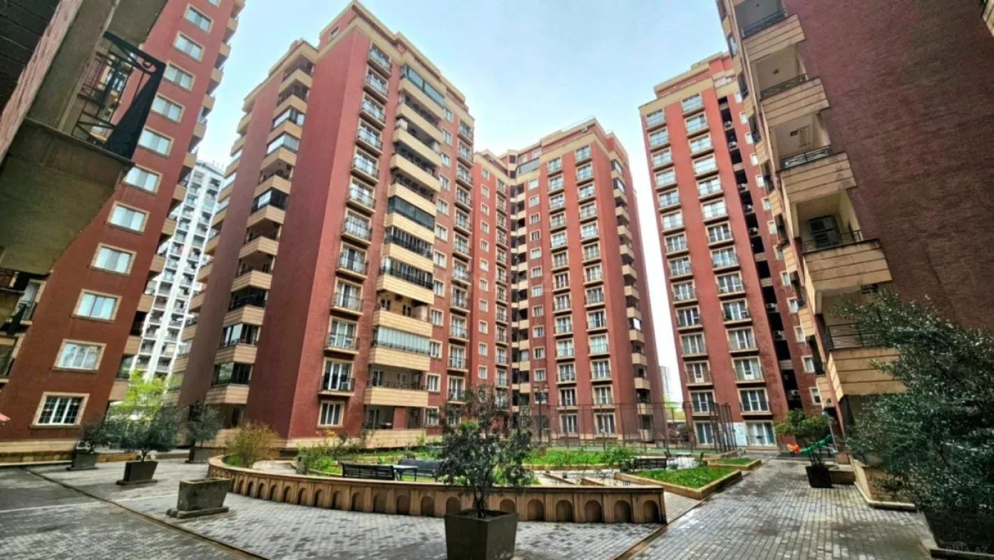 Kirayə verilir 3 otaqlı mənzil 185 m²