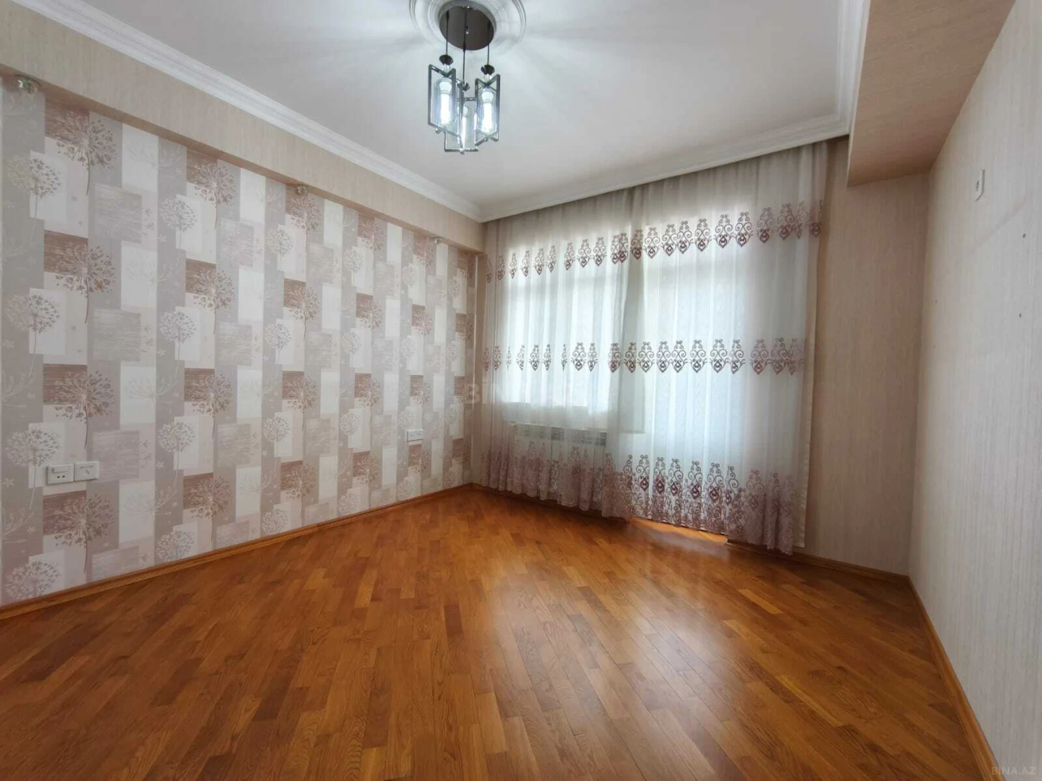Satılır 3 otaqlı mənzil 95 m²