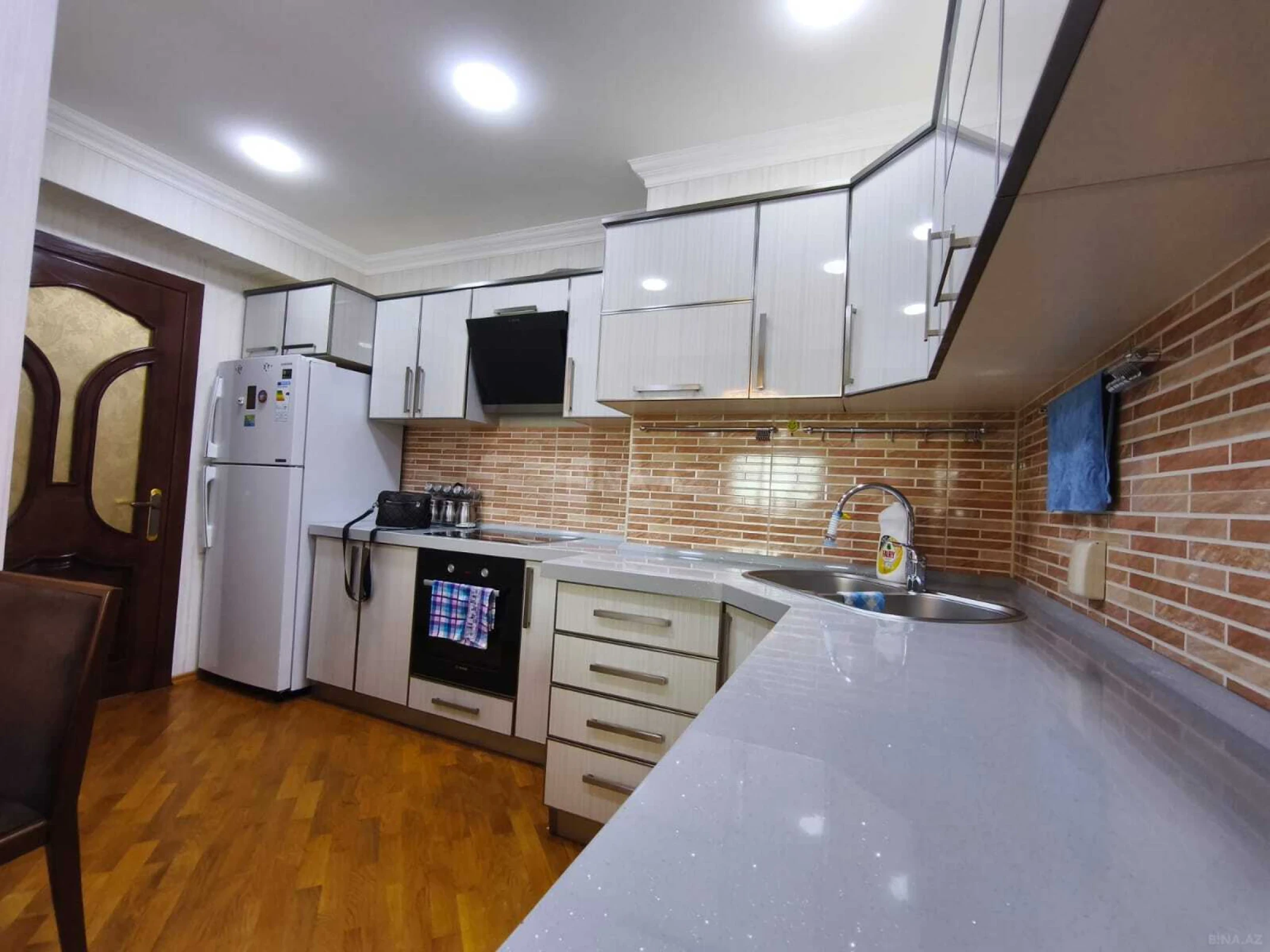 Satılır 3 otaqlı mənzil 95 m²
