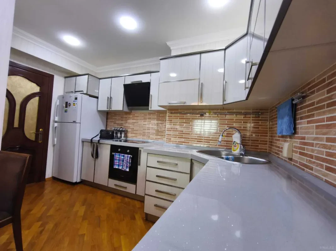 Satılır 3 otaqlı mənzil 95 m²
