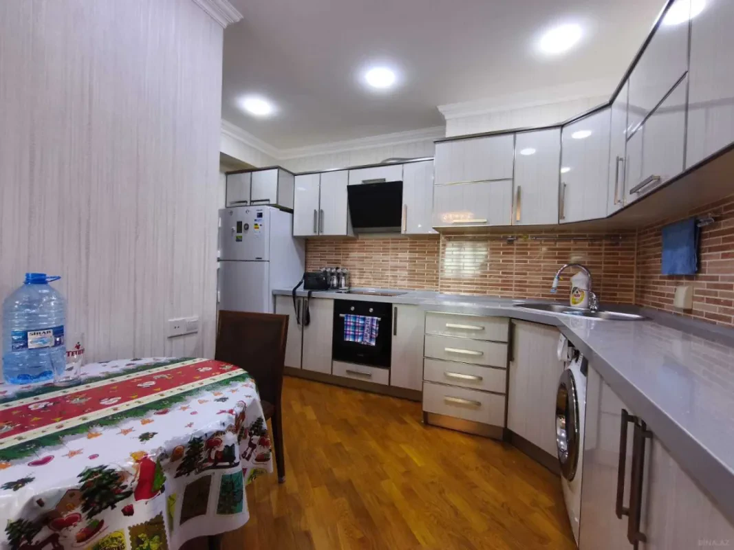 Satılır 3 otaqlı mənzil 95 m²