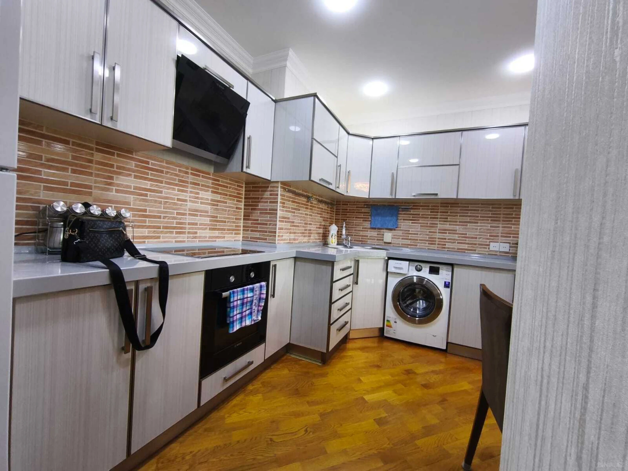 Satılır 3 otaqlı mənzil 95 m²