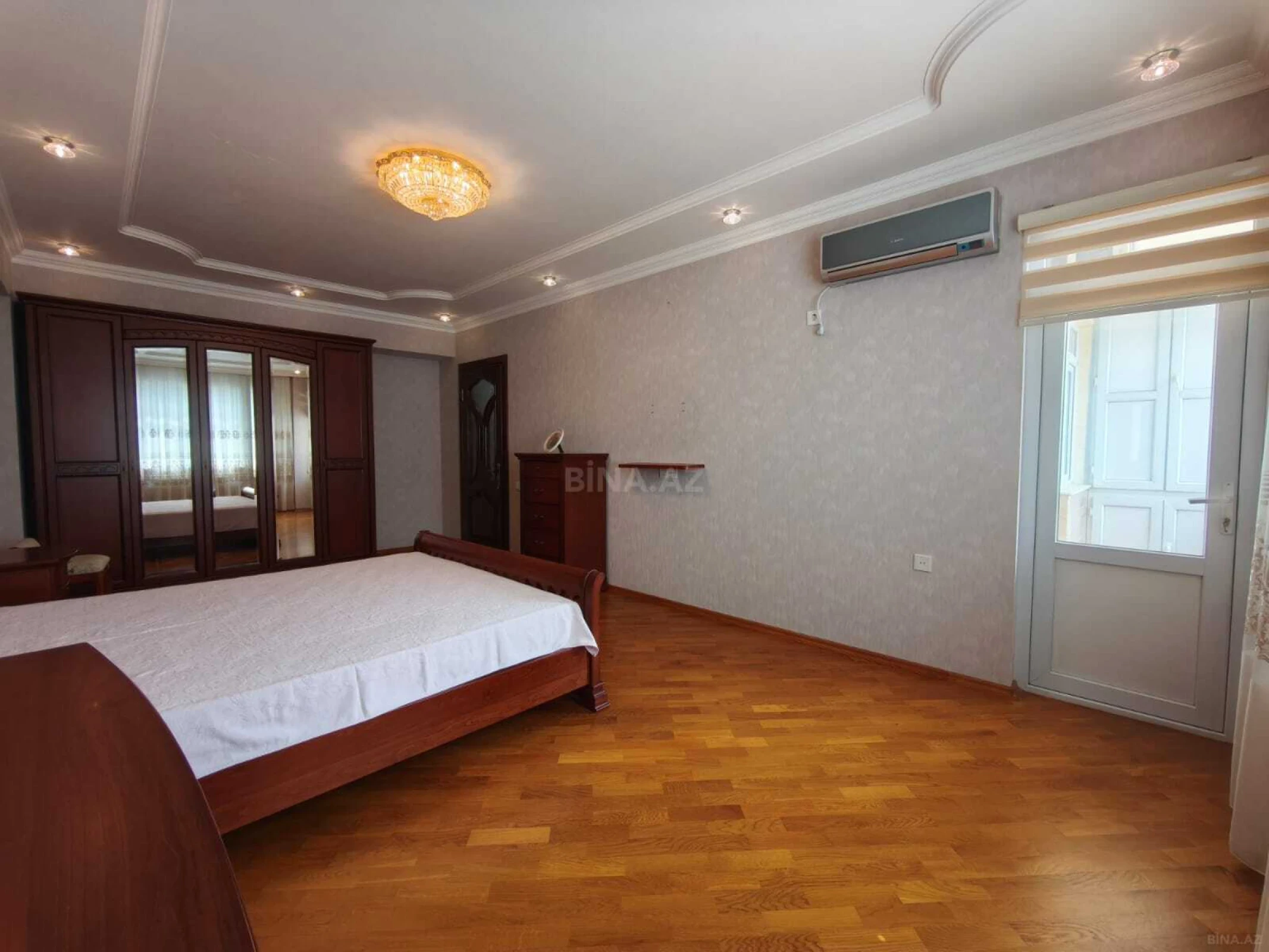 Satılır 3 otaqlı mənzil 95 m²