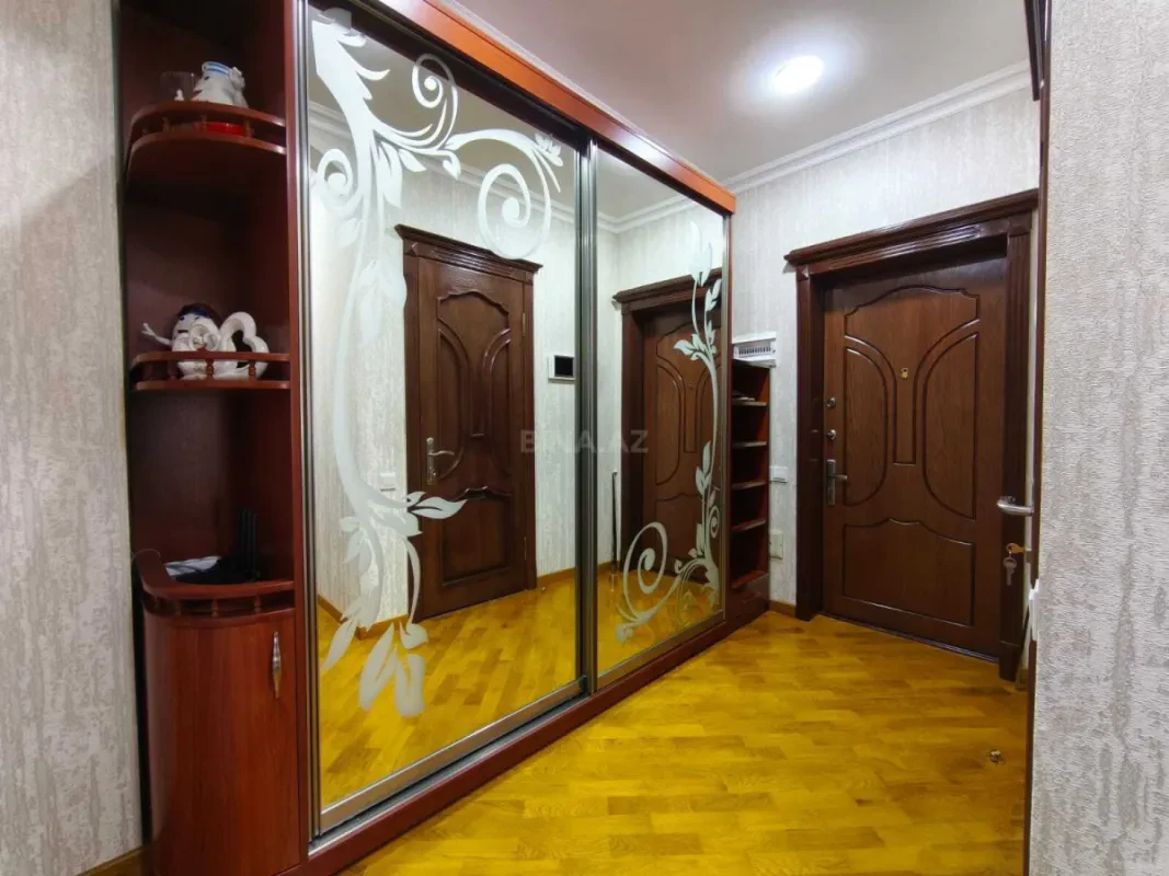 Satılır 3 otaqlı mənzil 95 m²