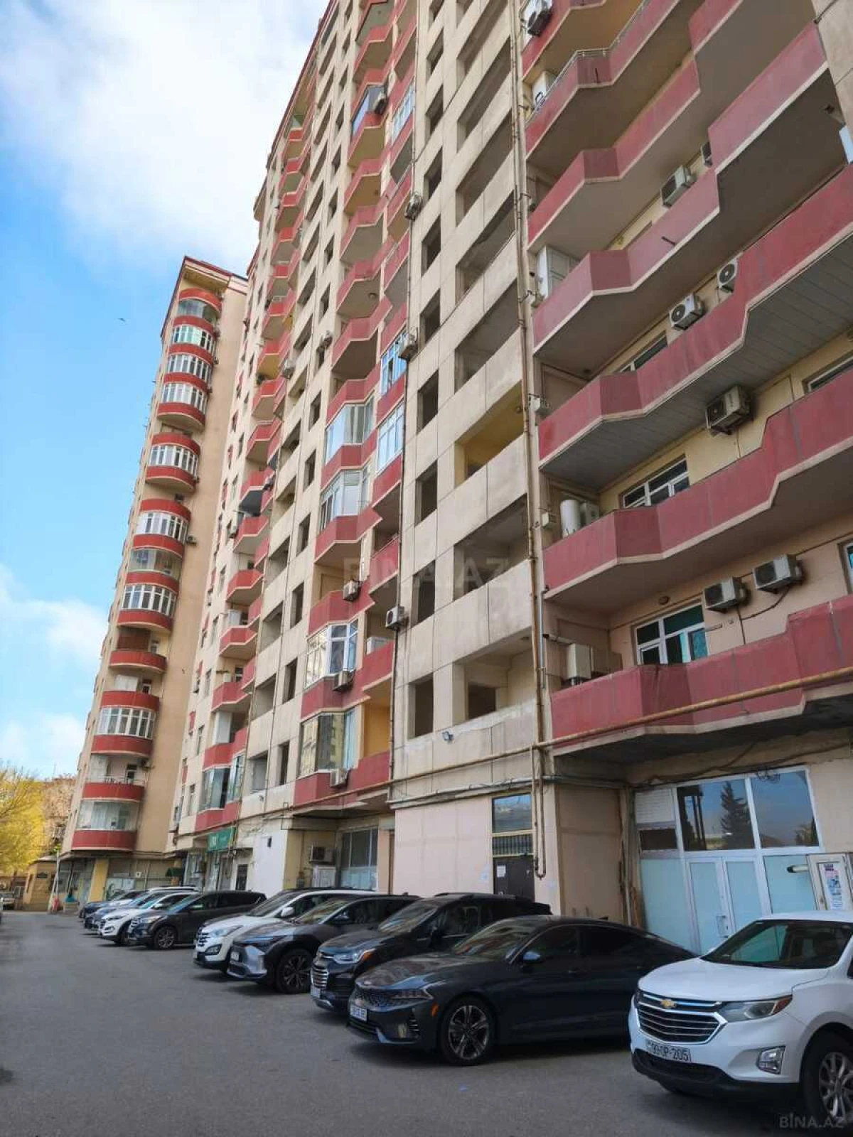 Satılır 3 otaqlı mənzil 95 m²