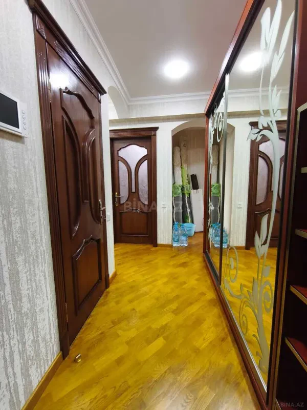 Satılır 3 otaqlı mənzil 95 m²