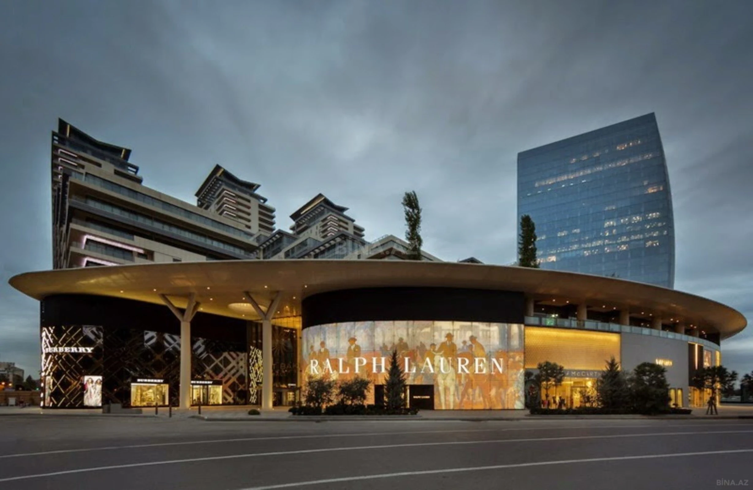 Kirayə verilir 4 otaqlı mənzil 200 m²