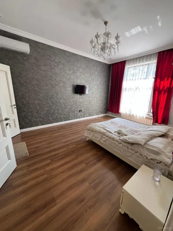 Satılır 7 otaqlı həyət evi 500 m²