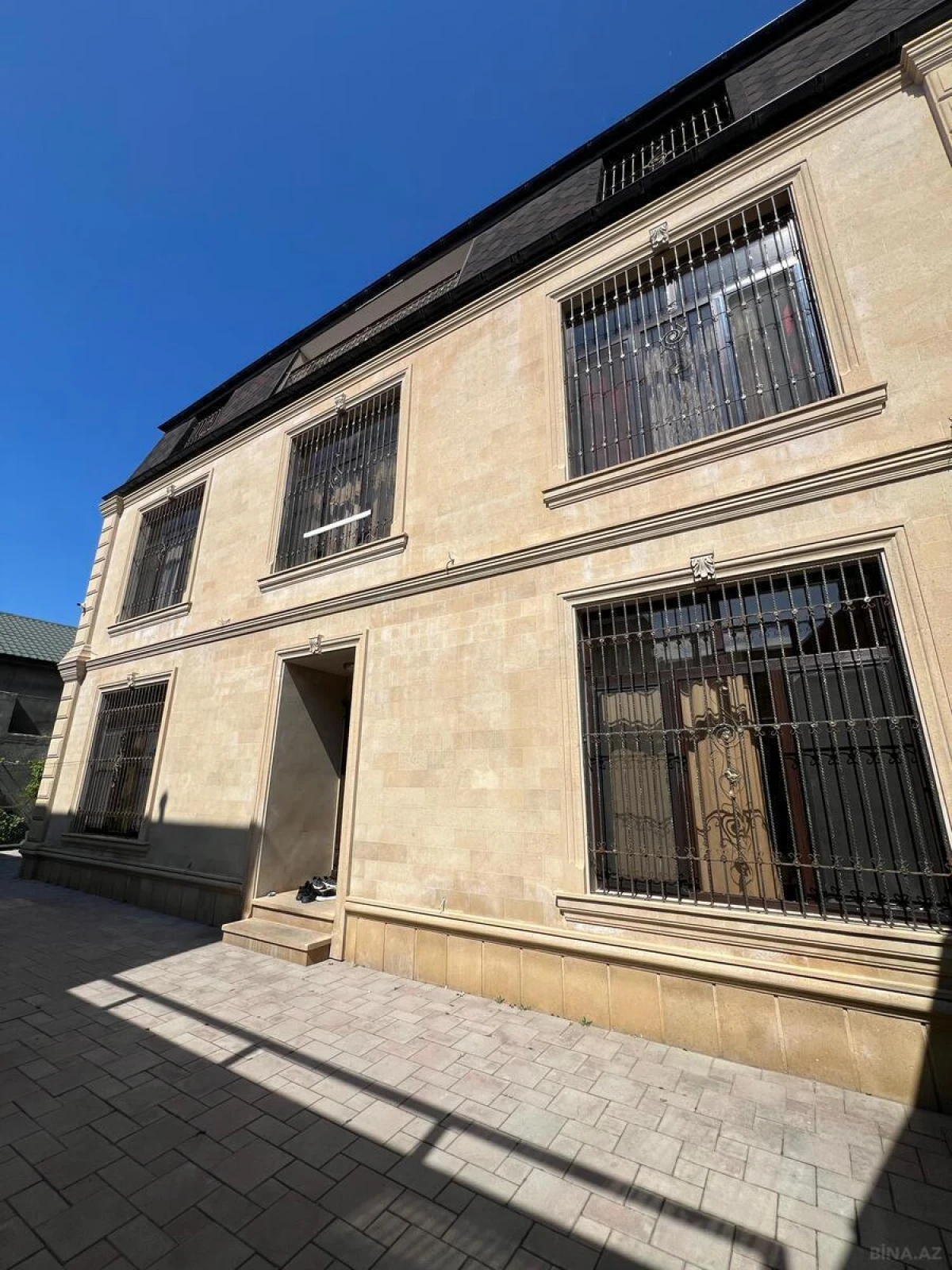 Satılır 7 otaqlı həyət evi 500 m²