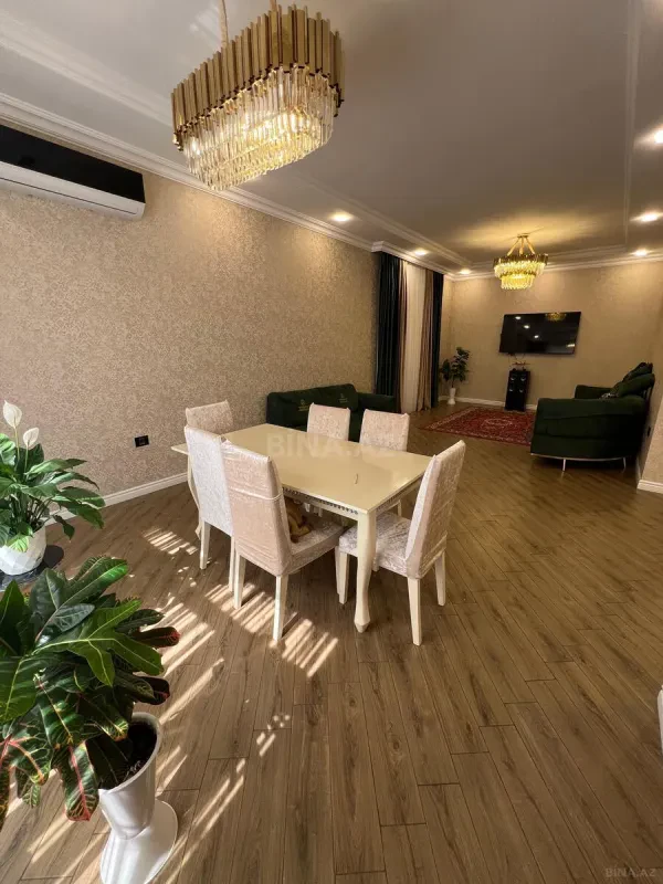 Satılır 7 otaqlı həyət evi 500 m²
