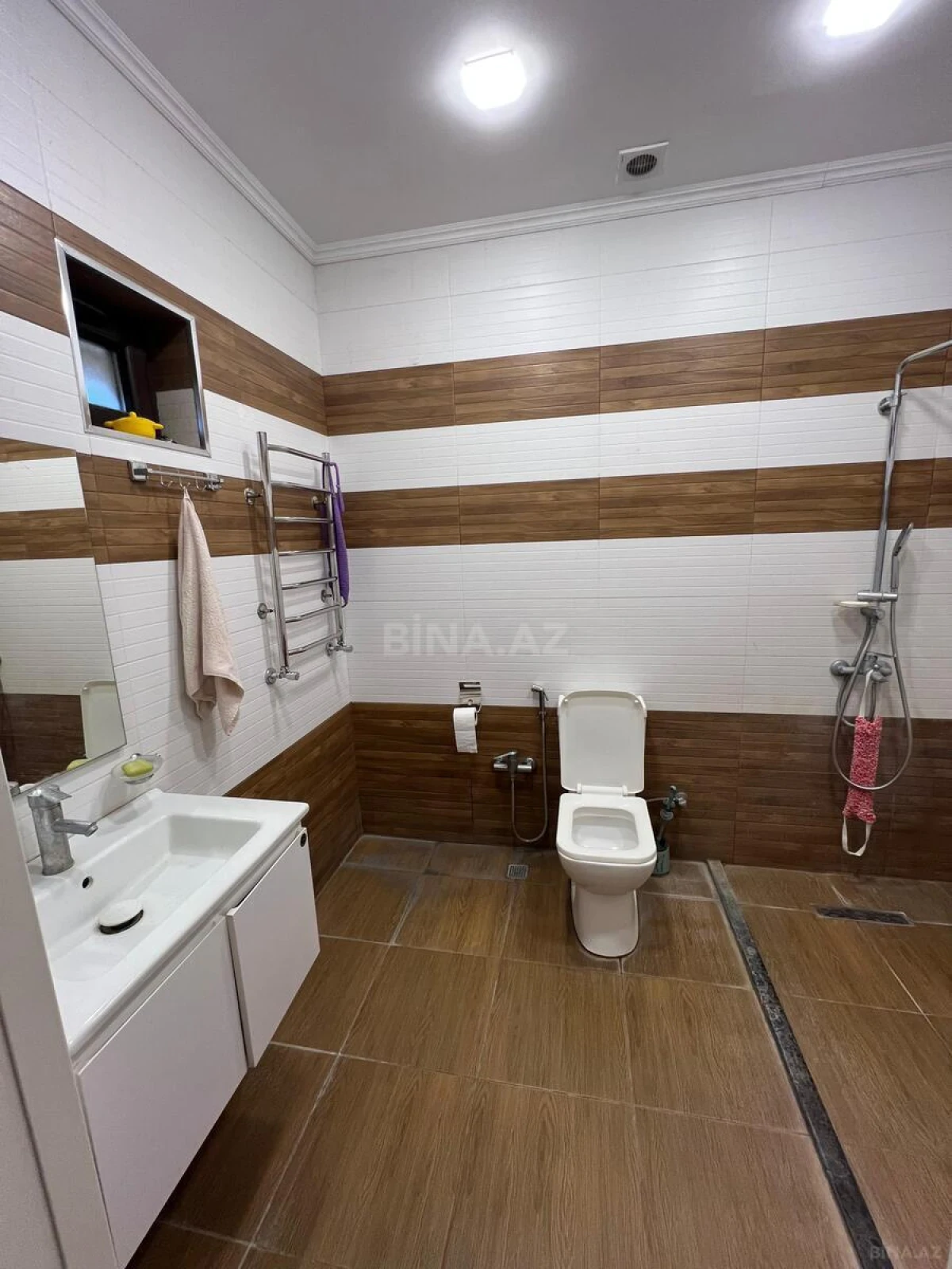 Satılır 7 otaqlı həyət evi 500 m²