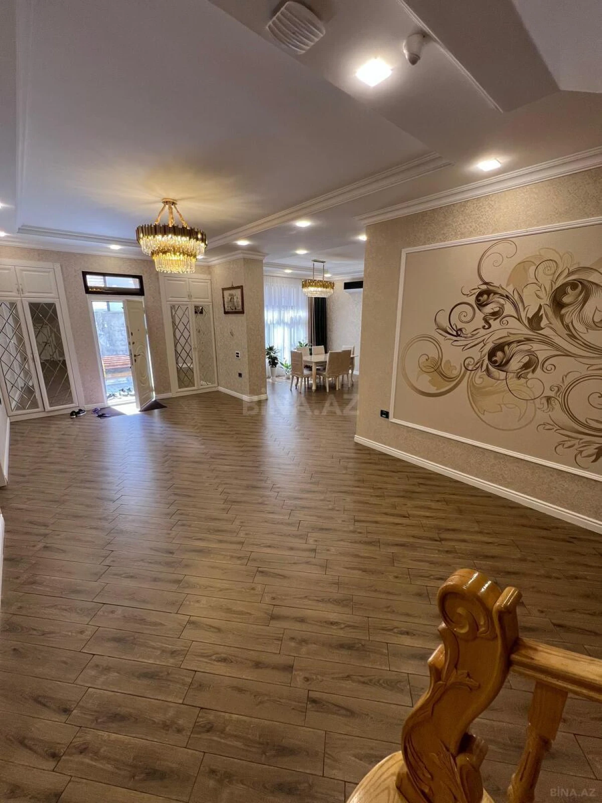 Satılır 7 otaqlı həyət evi 500 m²