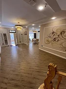 Satılır 7 otaqlı həyət evi 500 m²